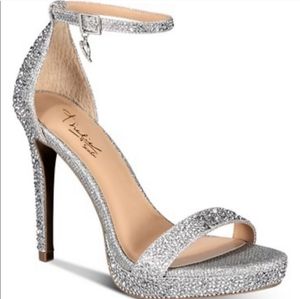 Thalia Sodi Sandals, 7.5, Silver